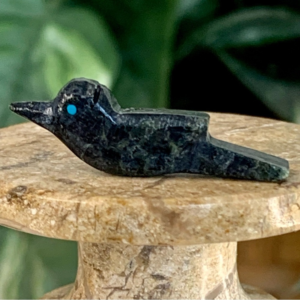 Vintage Native American Zuni Carved Black Stone Crow Raven Bird Fetish Bead 1.2”